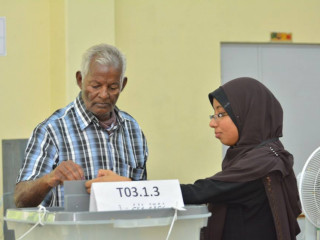 އިންތިހާބުގައި މީހަކު ވޯޓުލަނީ: މިފަހަރުގެ އިންތިހާބުގައި ވޯޓުލުމުގެ ހައްގު ލިބުގެންވާ މީހުންގެ އަދަދު 262،000 އަށް އަރާ