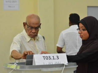 މީހަކު ވޯޓުލަނީ: އިންތިހާބު ބޭއްވުމަށް ހަމަޖެހިފައި ވަނީ ސެޕްޓެމްބަރު މަހުގެ 23 ވަނަ ދުވަހު.