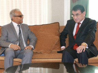 Foreign Minister Mohamed Asim meeting with a Japanese government official