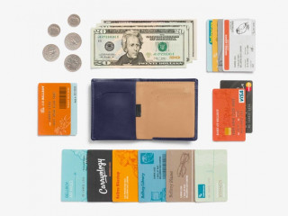 ޖީބަށް ލުއި ހިމަ ވޮލެޓެއް ލެކިއުޓް އިން ތައާރަފުކޮށްފި