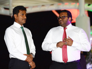 މިނިވަން 50ގެ ތެރޭގައި އަދީބު (ކ) އަދި އުމަރު (ވ)