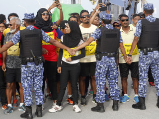 އެމްޑީޕީން ކުރިއަށްގެންދިޔަ ކެމްޕޭން ހަރަކާތަކަށް ފުލުހުން ހުރަސްއަޅަނީ