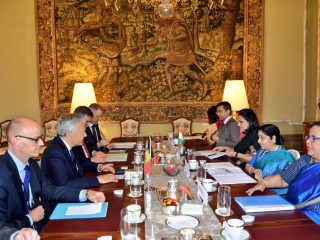 އިންޑިއާ އާއި ބެލްޖިއަމްގެ ޚާރިޖީ ވަޒީރުންނާއި އޮފިޝަލުން ބްރަސަލްސްގައި ބައްދަލުކުރައްވަނީ