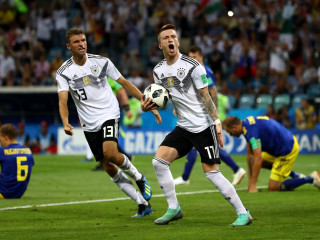 މި މެޗުގައި ރެއިސް ޖެހި ލަނޑަކީ އޭނާ ބައިނަލްއަގްވާމީ ބޮޑު މުބާރާތެއްގައި ޖަރުމަނަށް ޖަހައިދިން ފުރަތަމަ ލަނޑު