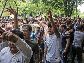 ވިޔާފަރި ހުއްޓާލުމަށްފަހު ތެހެރާންގައި މުޒާހަރާކުރަނީ