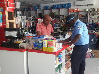 ހުޅުމީދޫގައި ވިޔަފާރިވެރިން ހޭލުންތެރިކުރުމުގެ ޕްރޮގްރާމެއް ފުލުހުން ކުރިއަށް ގެންގޮސްފި