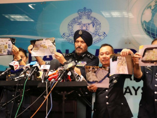 ފުލުހުން ނަޖީބާ ގުޅުން ހުރި ތަންތަނުން ފެނުނު ތަކެތީގެ މައޫލޫމާތު ހިއްސާކުރަނީ