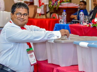 ޖުމްހޫރީ ޕާޓީގެ ކޮންގްރެސްގައި ޑރ. ހުސެއިން ރަޝީދު އަހުމަދު (ކ)