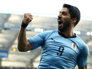 ޕޯޗުގަލްއާ ދެކޮޅަށް ނުކުންނައިރު ސުއަރޭޒް އުއްމީދުގައި