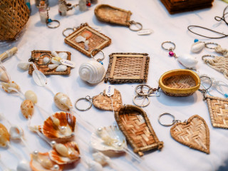 ދިވެހި އުފެއްދުންތަކެއް، މައުރަޒުގައި