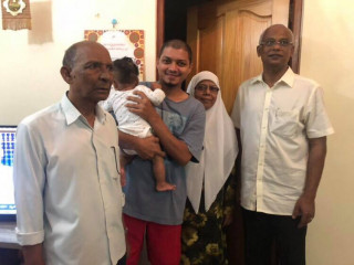 އިބޫ އާންމުންގެ ގެތަކަށް، ފެންނަނީ ރައީސް ޔާމީންގެ ކެމްޕެއިންގެ ބަލިކަށިކަން؟!