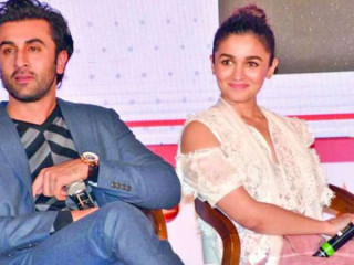 އާލިއާގެ ގެއަށް ރަންބީރު ކެއުމަކަށް ގެންގޮސްފި