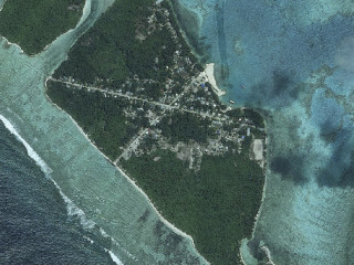 Satellite image of Fiyoari island of Gaafu Dhaalu atoll