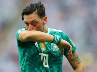 އޮޒިލް ޖަރުމަނުގެ ގައުމީ ޓީމުގެ ޖާޒީގައި