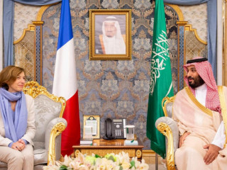 ސައުދީގެ ވަލީއަހުދާއި ފްރާންސްގެ އަސްކަރިއްޔާއާ ބެހޭ މިނިސްޓަރު ބައްދަލު ކުރައްވަނީ