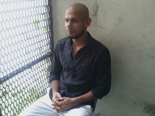 މަރުގެ ތަންމަތީގައި އޮތް ވާހަކަ އާއިލާއަށް އެންގީ ރޮއި އާދޭސް ކުރުމުން!