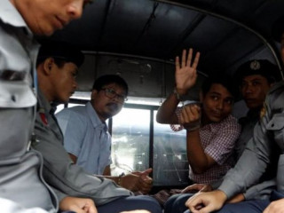 އެ މީހުން ޖަލުގައި ބަންދު ކޮށްފައިވަނީ ނުހައްގުންކަމަށް ރޮއިޓާސްއިން ވަނީ ތުހުމަތުކޮށްފައި