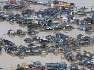 ޖަޕާނަށް ކުރަމުންދާ މޫސުމީ ވިއްސާރަ:މަރުވި މީހުންގެ އަދަދު 126 އަށް އަރައިފި