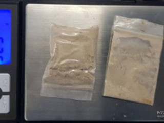 ނައިފަރަށް އެތެރެ ކުރަން އުޅުނު މަސްތުވާތަކެތި ކަމަށް ޝައްކު ކުރެވޭ ޕެކެޓް ތަކެއް