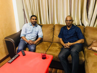 އިބޫ އާއި މަހުލޫފު ބައްދަލުކުރައްވަނީ