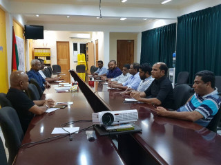 12 މެމްބަރުންގެ ފަރާތުން 8 މެމްބަރަކާ އިބޫ ބައްދަލުކުރައްވަނީ