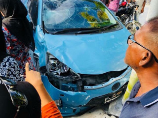 އެކްސިޑެންޓްވި ކާރު: އެކަކުގެ ހާލު ވަރަށް ސީރިއަސް