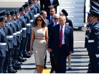 ދެދުވަހުގެ ދަތުރުފުޅެއްގައި ރައީސް ޓްރަމްޕް އިނގިރޭސި ވިލާތައް ވަޑައިގެންފި