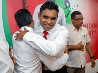 ގުޅިފައިވާ ސިޔާސީ ޕާޓީތަކުގެ ރަނިންގމޭޓަކަށް ކާށިދޫ ދާއިރާގެ މެމްބަރު ފައިސަލް ކަނޑައެޅުމުން މަރުޙަބާ ދަންނަވަނީ