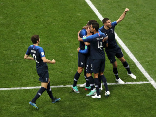 ފްރާންސްގެ ކުޅުންތެރިން ފުރަތަމަ ލަނޑު ޖެހުމަށްފަހު އުފާފާޅުކުރަނީ