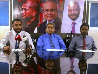 މަައުމޫން ހަމީދު (މ) ބުދަ ދުވަހުގެ ނޫސްވެރިންގެ ބައްދަލުވުމުގައި