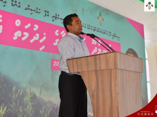 President Yameen speaking at his rally in Hanimaadhoo island