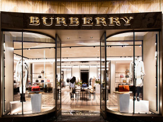 ބަރބެރީ އިން 28 މިލިއަން ޕައުންޑަށްވުރެ ގިނަ މުދާ އަންދާލައިފި