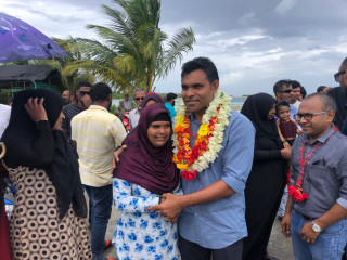 ފައިސަލް ކާށިދޫއަށް ވަޑައިގެންނެވުމުން މަރުޙަބާ ދަންވަނީ