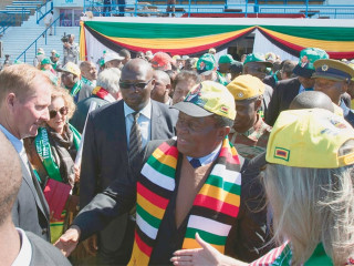 ޒިމްބާބުވޭގެ ދޮން ނަސްލުގެ ބަޔަކާއި ވެރިރަށް ހަރާރޭގައި ނަންގަގްވާ ހޮނިހިރު ދުވަހު ބައްދަލުކުރައްވަނީ