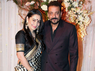 ސަންޖޭ ދަތާއި އޭނާގެ އަންހެނުން މަންޔަތާ