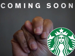 އަޑުއިވުމުން މަހްރޫމުވެފައިވާ މީހުންނަށް ހާއްސަކޮށްގެން ސްޓާބަކްސް އިން އެމެރިކާގައި އައުޓްލެޓެއް ހުޅުވަނީ