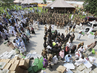 ޕާކިސްތާނުގެ އާއްމު އިންތިޚާބު: ކުއެއްޓާ ސިޓީގައި ދިން ބޮމުގެ ހަމަލާއެއްގައި 31 މަރު