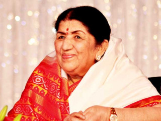 ޖާންވީ އަށް ލަވައެއް ކިޔައިދޭން ބެނުންވާ ކަމަށް ލަތާ ބުނެފި