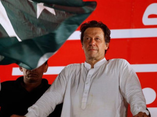 އިމްރާން ޚާން ސަރުކާރު އެކުލަވާލަނީ! ޕާކިސްތާނުގެ ކުރިމަގު އޮތީ ކިހިނެއްބާ؟