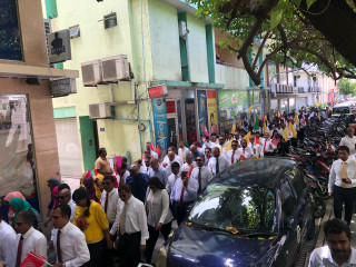 ގުޅިފައިވާ ޕާޓީތަކުގެ ރިޔާސީ ކެންޑިޑޭޓް އިބްރާހީމް މުހައްމަދު ސޯލިހްގެ ކެންޑެސީ ފޯމް ހުށަހެޅުމަށް އިލެކްޝަނަށް ވަޑއިގެންނެވި ދުވަސް