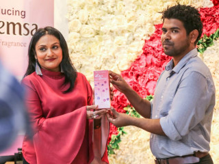 މިނިވަން ދުވަހާއި ގުޅުވައިގެން ޕޮއިސްއިން ތަފާތު މީރުވަހެއް!