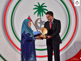 ޝަރަފުވެރިކަމުގެ ގައުމީ އިނާމު ހަވާލު ކޮށްދެއްވަނީ