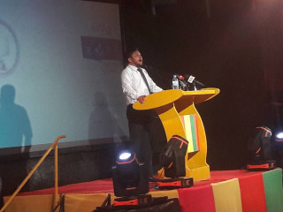 ޢަލީ ޒާހިރު ހޮނިހިރު ދުވަހުގެރޭ ތުޅާދޫގައި ބޭއްވި ޖަލްސާގައި ވާހަކަ ދައްކަވަނީ