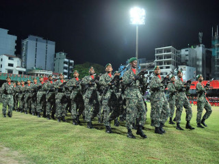 މިނިވަން ދުވަހުގެ މުނާސަބަތުގައި ބާއްވާ ޝަރަފުގެ ހިނގާލުން އާދިއްތަ ދުވަހު މާލޭގައި އޮންނާނެ