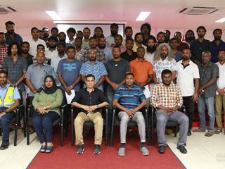 ޑްރައިވަރުންނަށް އަމާޒުކޮށްގެން ކުރިއަށްގެންދާ “ޓެކްސީ ޑްރައިވަރުން ތަމްރީނު ކުރުމުގެ ޕްރޮގްރާމް” ގެ ނިންމުމުގެ ރަސްމިއްޔާތުގައި