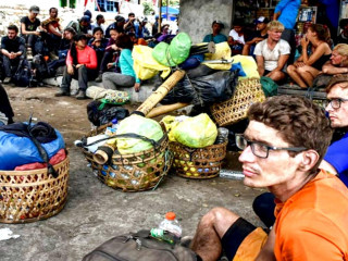 ލޮމްބޮކްއަށް އައި ބިންހެލުން: ފަރުބަދަމަތީގައި ތާށިވި މީހުން ސަލާމަތްކޮށްފި