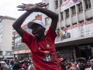 ޒިމްބާބުވޭގެ އިންތިޚާބު: އިދިކޮޅު ކޯލިޝަނުން އަމިއްލައަށް ކާމިޔާބީ އިއުލާނުކޮށްފި