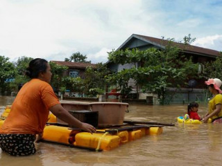 މިޔަންމާގައި ފެންބޮޑުވެ 12އަށް ވުރެ ގިނަ މީހުން މަރުވެއްޖެ