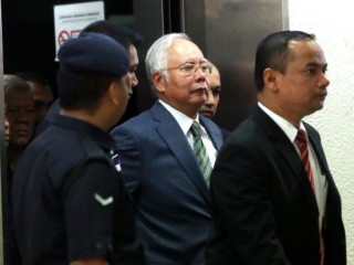 ނަޖީބު ރައްޒާޤް ކޯޓަށް ގެންދަނީ