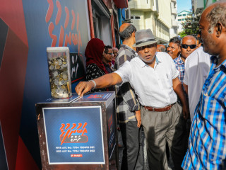 Well-wishers contribute to RaajjeTV\'s fund-raising drive to meet the hefty fine